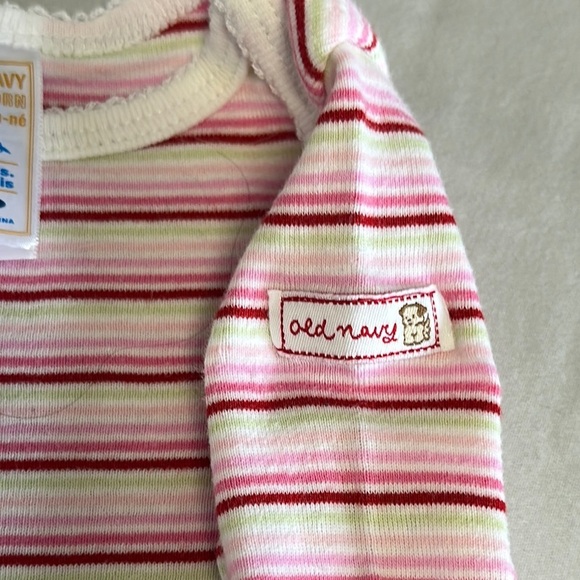 Old Navy Pink and White Striped Newborn 2-piece set - Picture 3 of 5